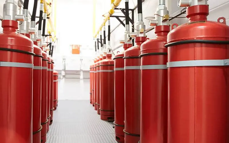 Refill Halon extinguisher